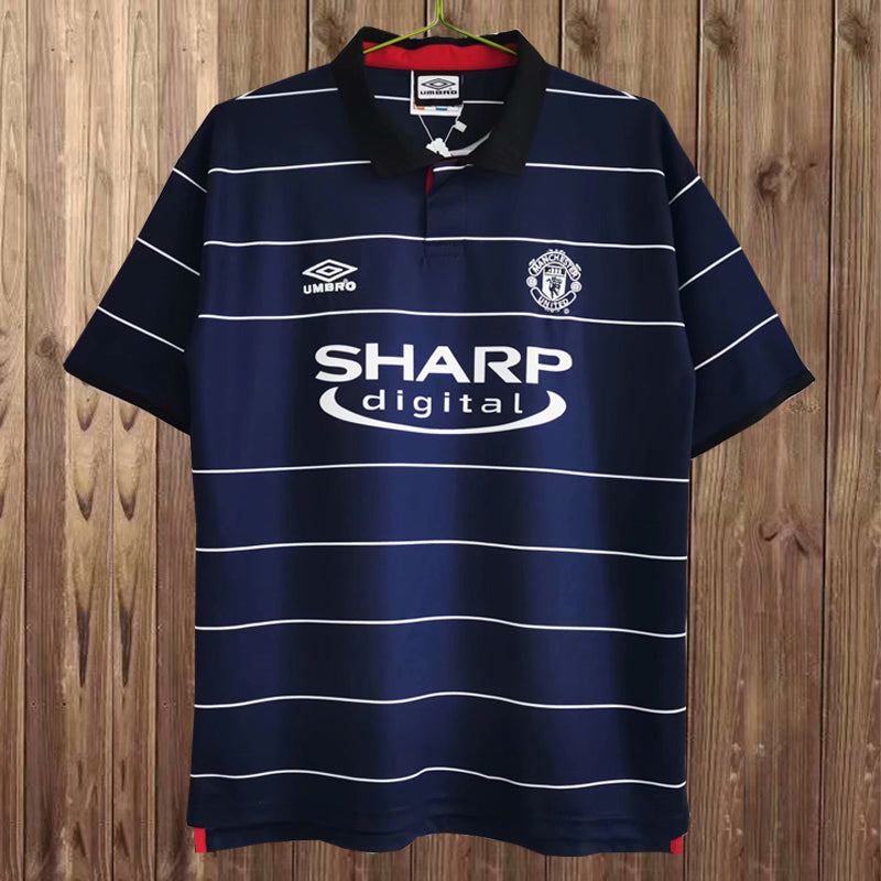 Manchester United 1999-00 Away Dres