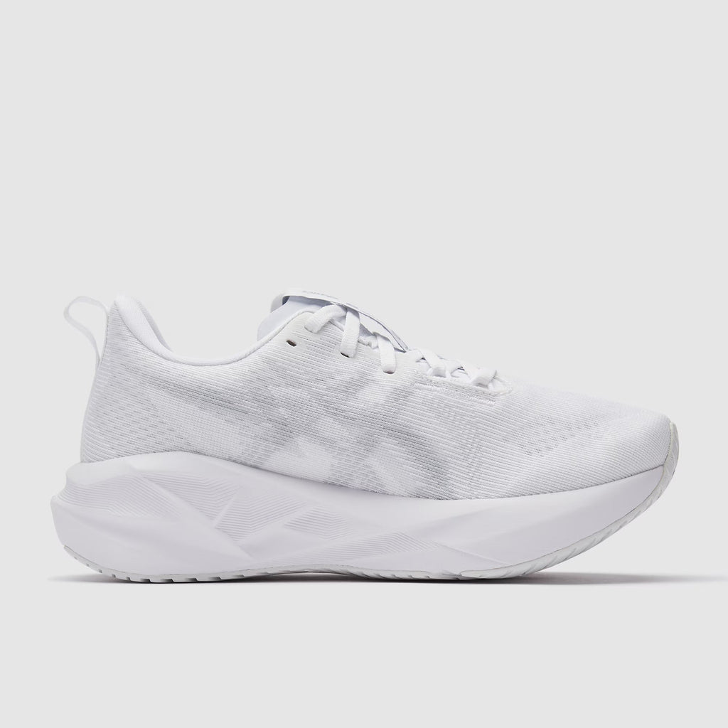 ASICS Women’s Novablast 5