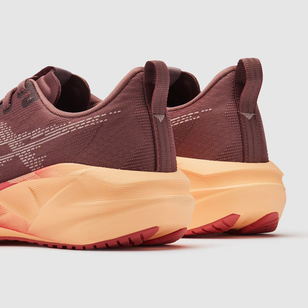 ASICS Women’s Novablast 5