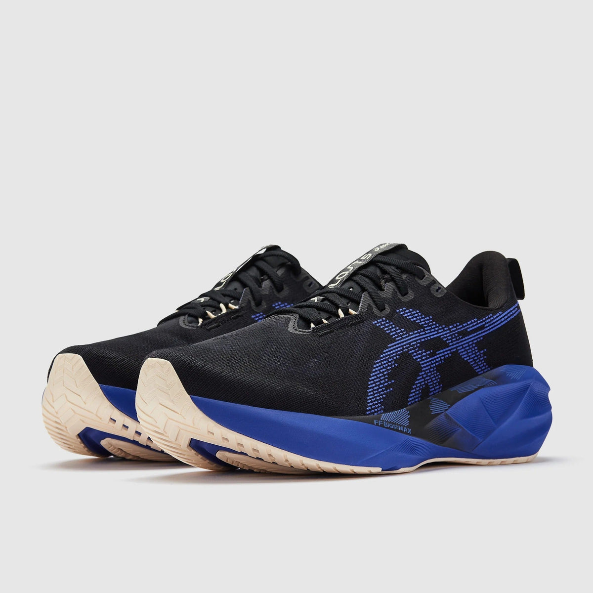 ASICS Novablast 5